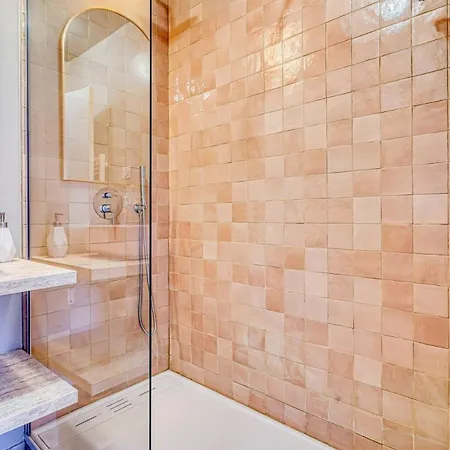 Elegant Suite Inn Paris La Defense Courbevoie Exterior photo