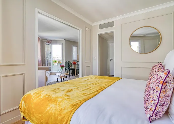 Elegant Suite Inn Paris La Defense